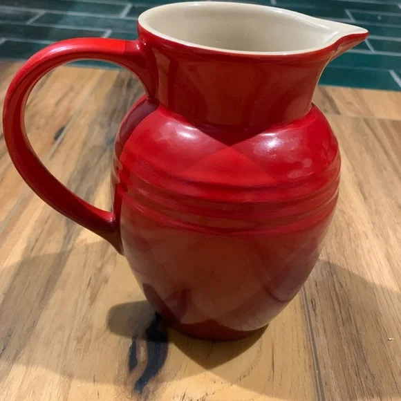 Vintage Le Creuset red pitcher vase in like new condition - Picture 1 of 6